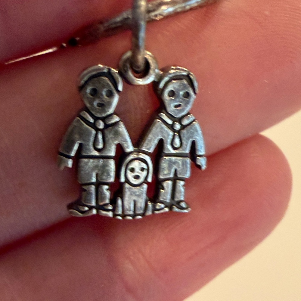 James Avery Silver Family Pendant Necklace
